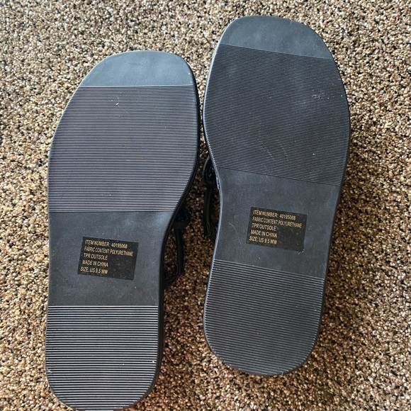 Torrid sandals - Picture 2 of 3